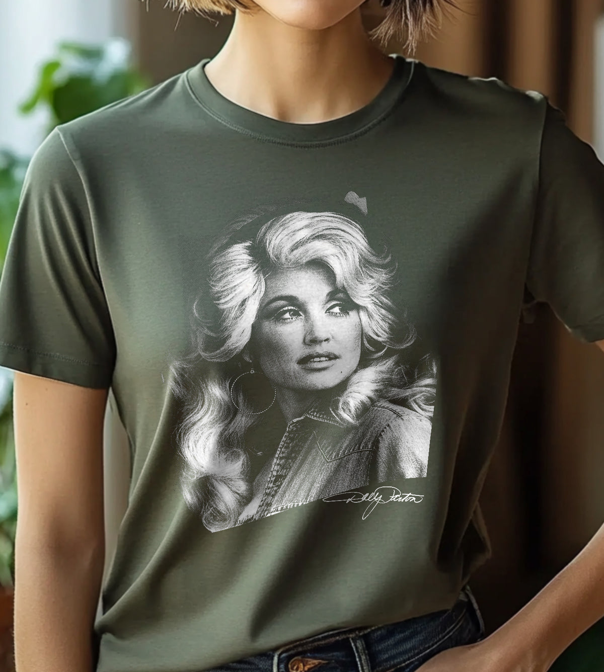 Dolly Parton Signature Graphic Tee